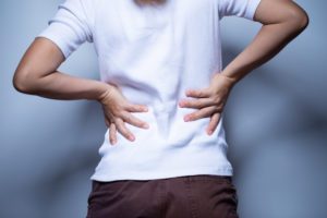 If you drink alcohol, you might be at risk of developing kidney stones. Learn whether alcohol can cause kidney stones and how to decrease your risk.