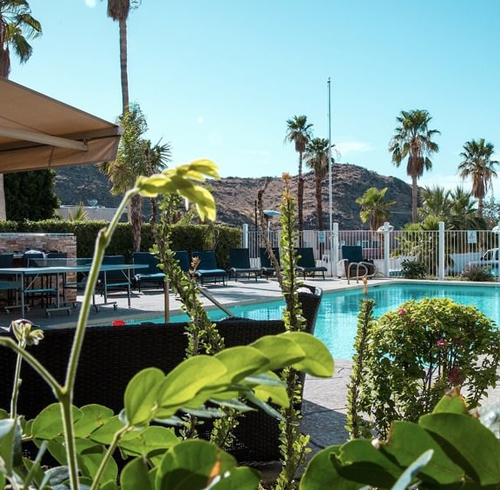 Outdoor view of California Behavioral Health in Palm Desert, CA